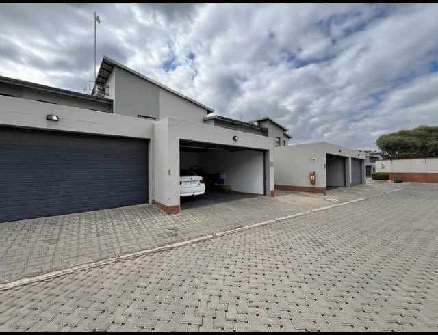 3 BEDROOM PROPERTY TO RENT IN GLEN MARAIS